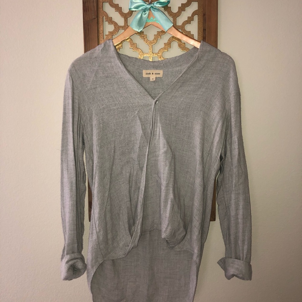 Gray V-neck Long Sleeve Top